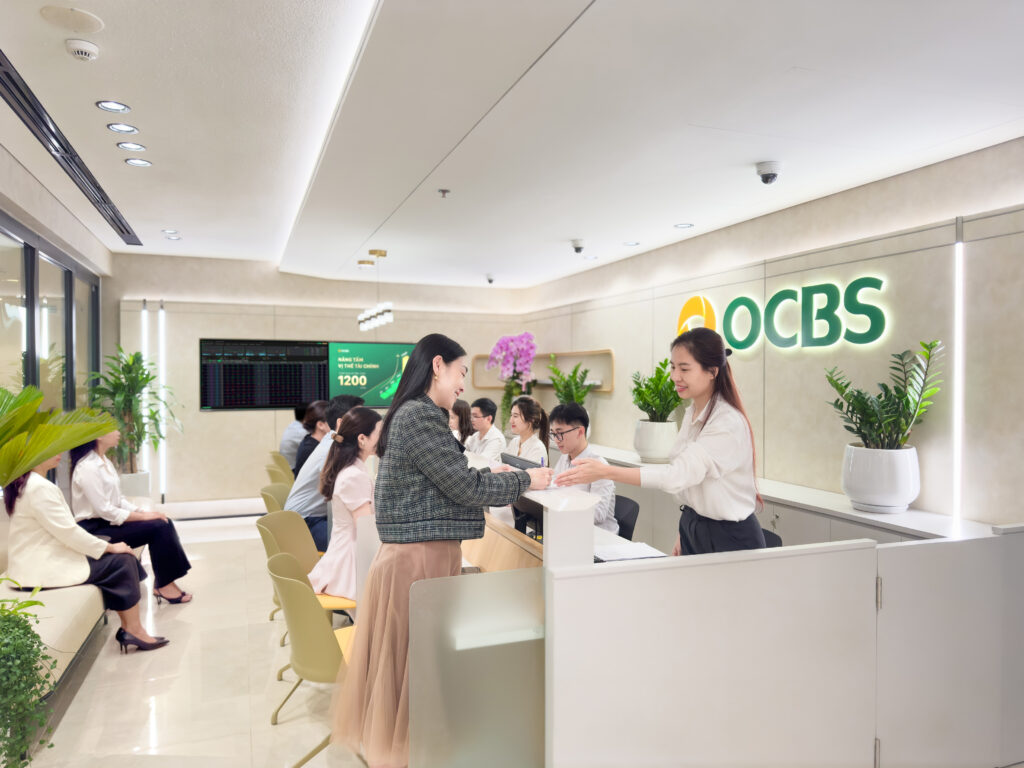 KINH DOANH BỨT PHÁ NGOẠN MỤC, OCBS TĂNG VỐN LIÊN TIẾP LÊN 3.200 TỶ CÙNG HÀNG LOẠT CHUYỂN ĐỘNG LỚN